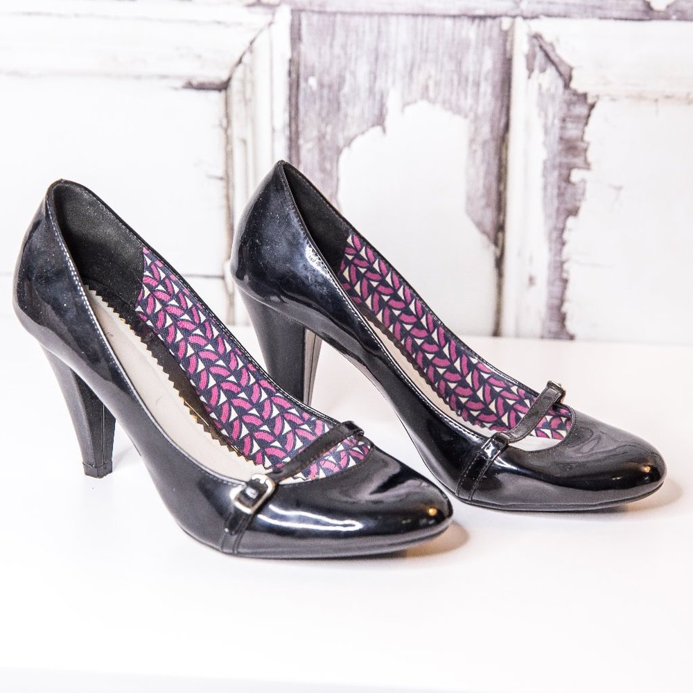Fioni 8W Black Patent Heels